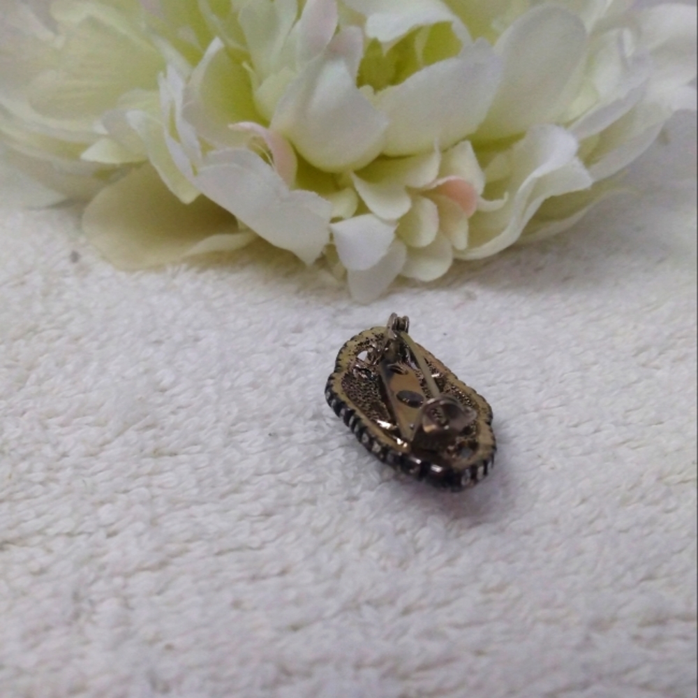 3/$10 🌟 Silver Tone Pin/ Brooch with Black Round Stone and Rhinestones - Picture 4 of 10